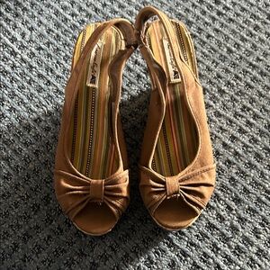 American Eagle Outfitters Tan Bow Sandals